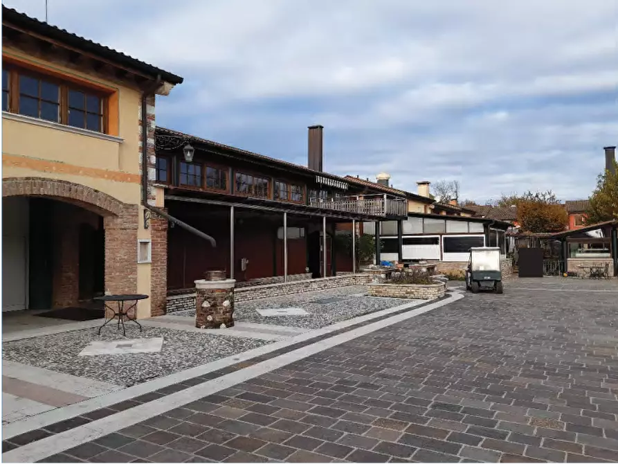 Immagine 4 di Negozio in vendita  in Via Postioma Dei Prai a Castelfranco Veneto