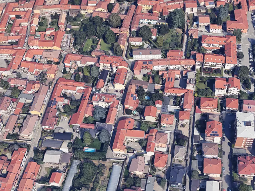 Immagine 10 di Garage in vendita  in Via Dante Alighieri a Arluno
