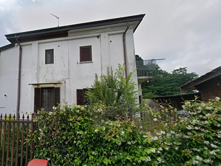 Immagine 2 di Appartamento in vendita  in Via Francesco Baracca a Gambolo'