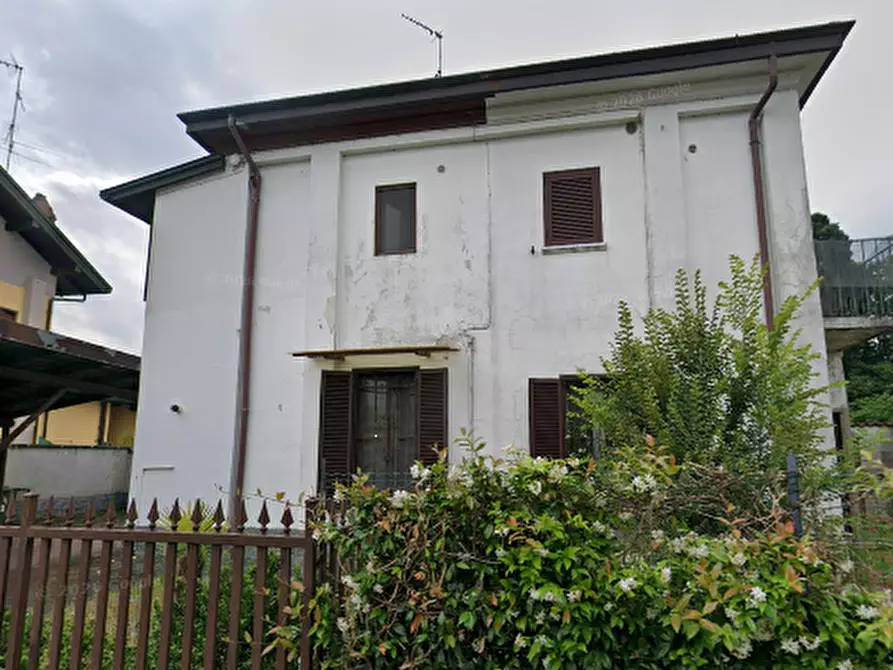 Immagine 1 di Appartamento in vendita  in Via Francesco Baracca a Gambolo'