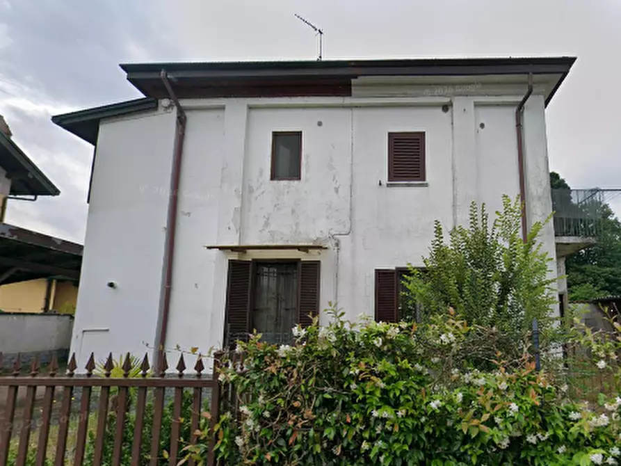 Immagine 5 di Appartamento in vendita  in Via Francesco Baracca a Gambolo'