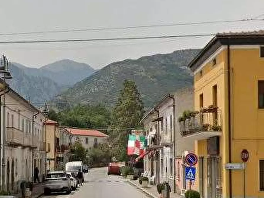 Immagine 4 di Porzione di casa in vendita  in Via Roma a Rocchetta A Volturno