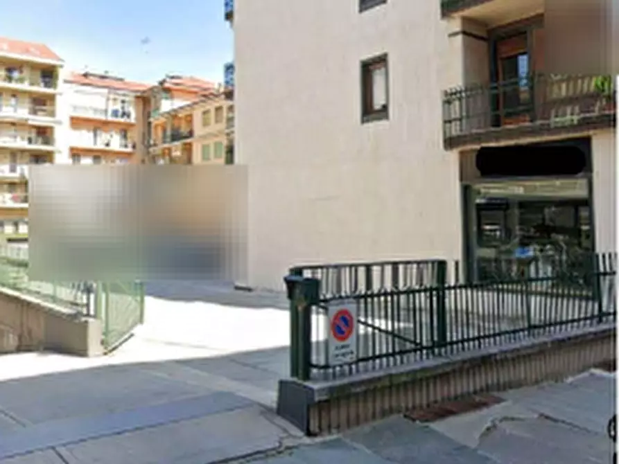 Immagine 2 di Negozio in vendita  in Via Michele Coppino a Cuneo