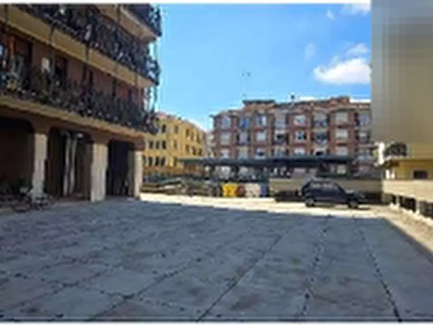 Immagine 4 di Negozio in vendita  in Via Michele Coppino a Cuneo