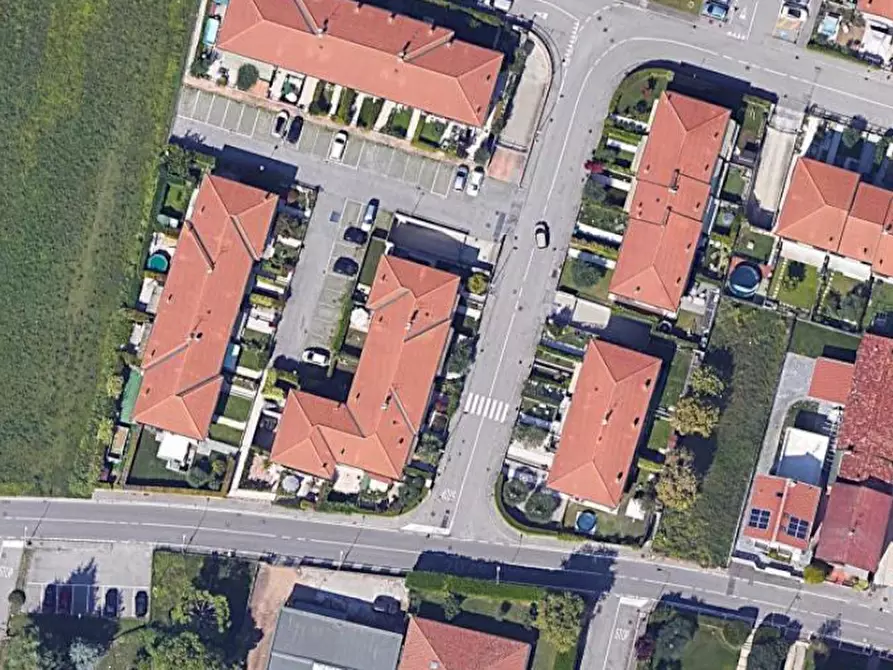 Immagine 14 di Appartamento in vendita  in Via Risorgimento a Castelnuovo Del Garda
