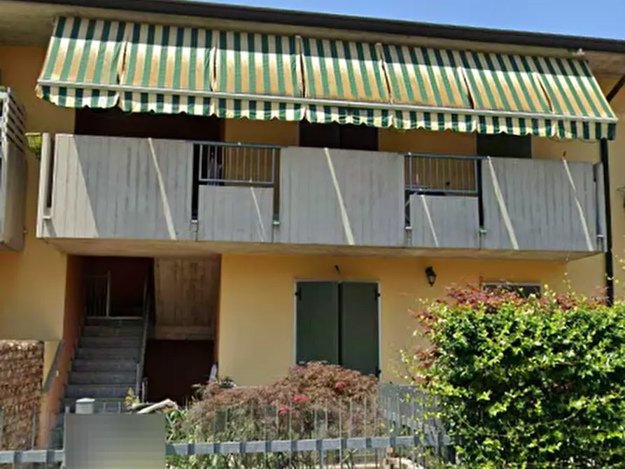 Immagine 15 di Appartamento in vendita  in Via Risorgimento a Castelnuovo Del Garda