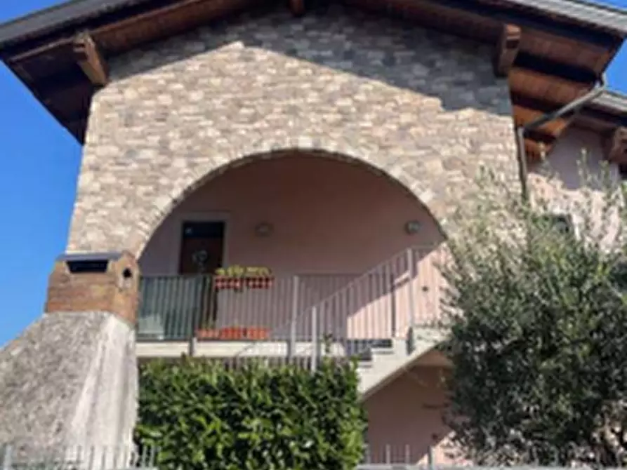 Immagine 5 di Appartamento in vendita  in Via Mazzini a Castelnuovo Del Garda