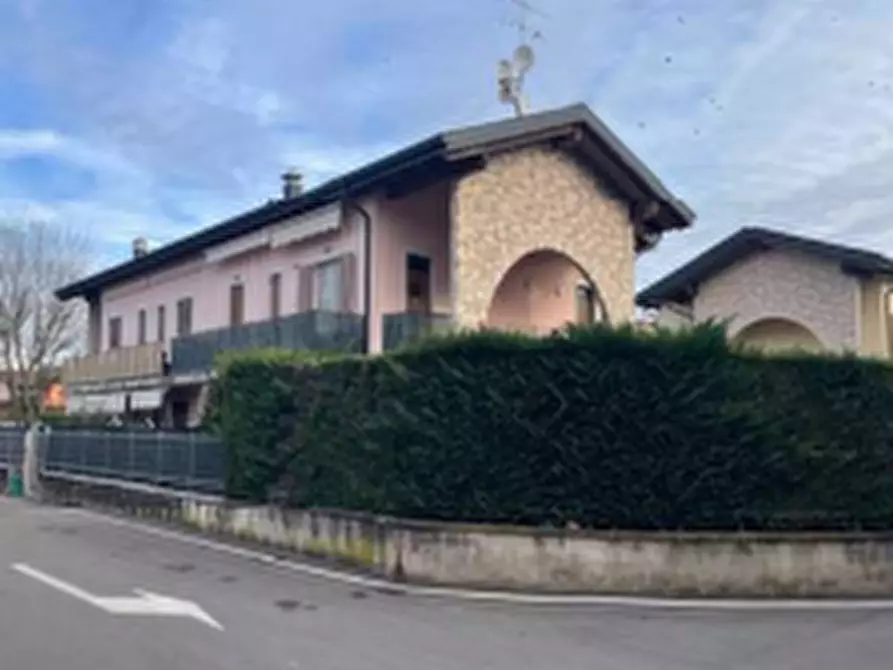 Immagine 6 di Appartamento in vendita  in Via Mazzini a Castelnuovo Del Garda