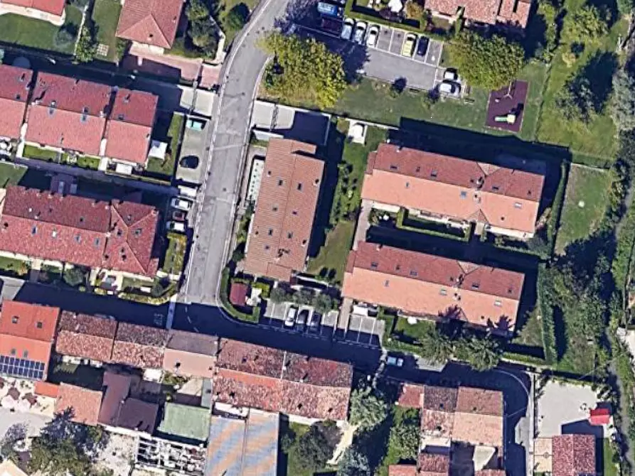 Immagine 15 di Appartamento in vendita  in Via Mazzini a Castelnuovo Del Garda