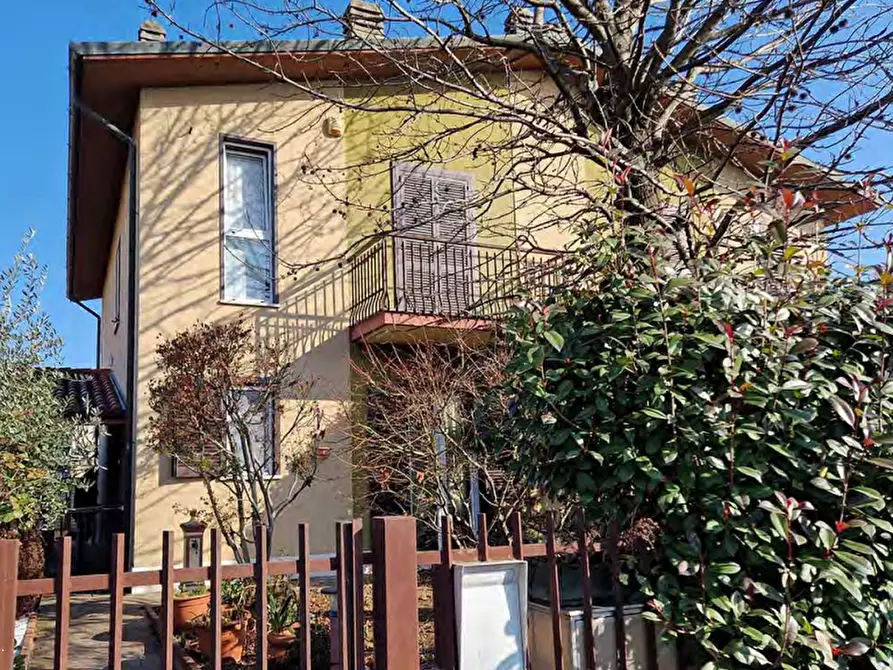 Immagine 2 di Casa bifamiliare in vendita  in Via A. Mantegna a Inveruno