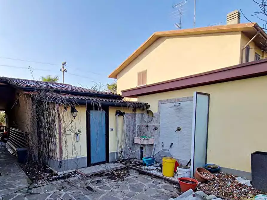 Immagine 3 di Casa bifamiliare in vendita  in Via A. Mantegna a Inveruno