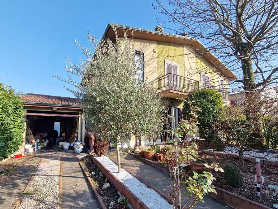 Immagine 6 di Casa bifamiliare in vendita  in Via A. Mantegna a Inveruno