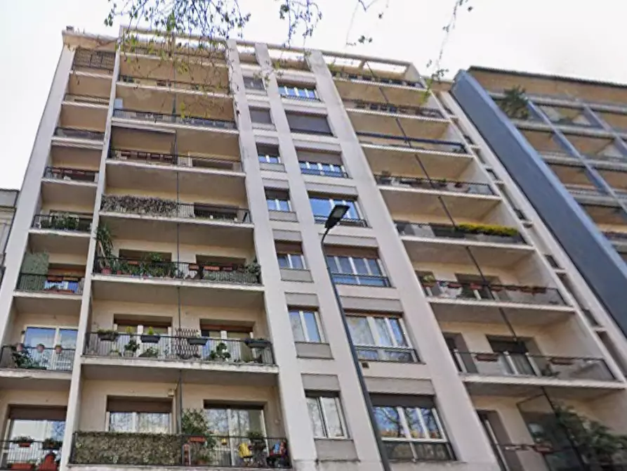 Immagine 2 di Appartamento in vendita  in Viale Argonne a Milano