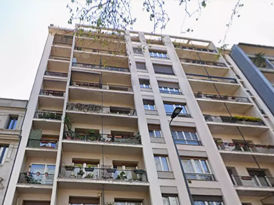 Immagine 3 di Appartamento in vendita  in Viale Argonne a Milano