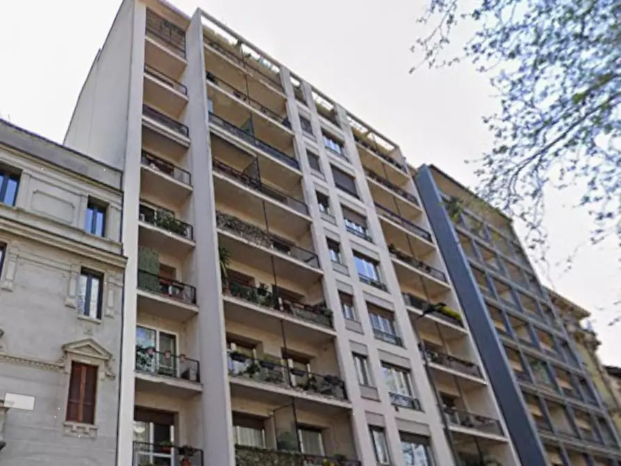 Immagine 8 di Appartamento in vendita  in Viale Argonne a Milano