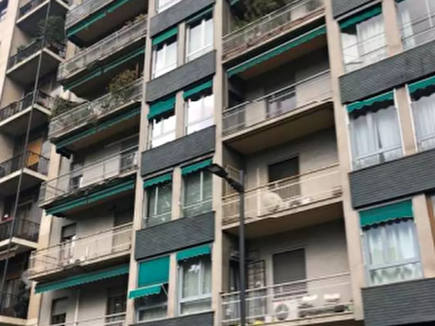 Immagine 2 di Appartamento in vendita  in Corso Sempione a Milano