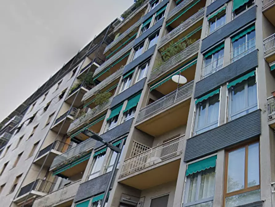 Immagine 3 di Appartamento in vendita  in Corso Sempione a Milano
