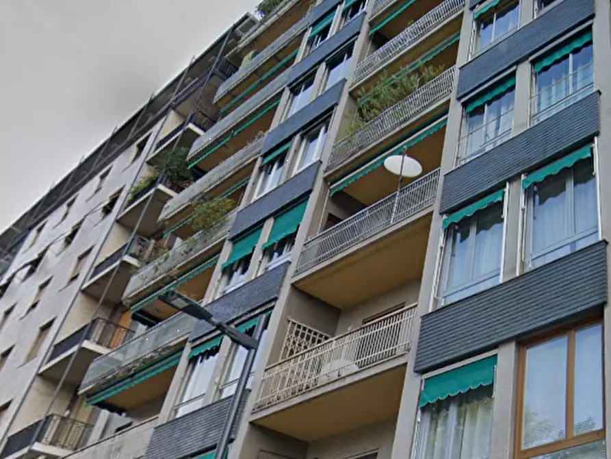 Immagine 4 di Appartamento in vendita  in Corso Sempione a Milano