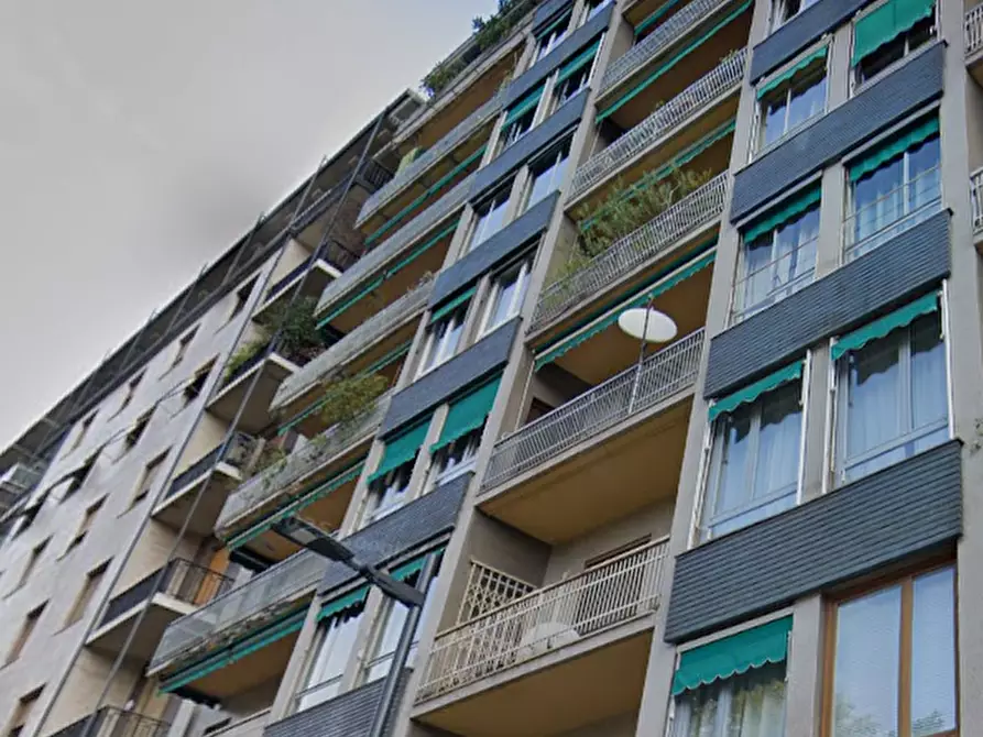 Immagine 5 di Appartamento in vendita  in Corso Sempione a Milano
