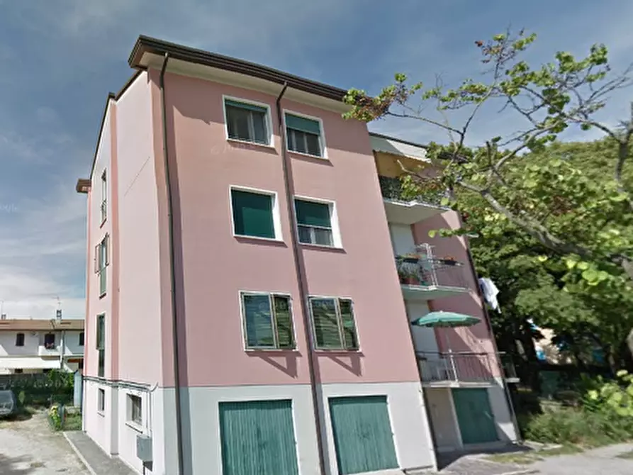 Immagine 13 di Appartamento in vendita  in Via Toscanini a Jesolo