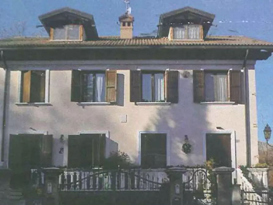 Immagine 1 di Villa in vendita  in Via Chiesa Morano a Prignano Sulla Secchia