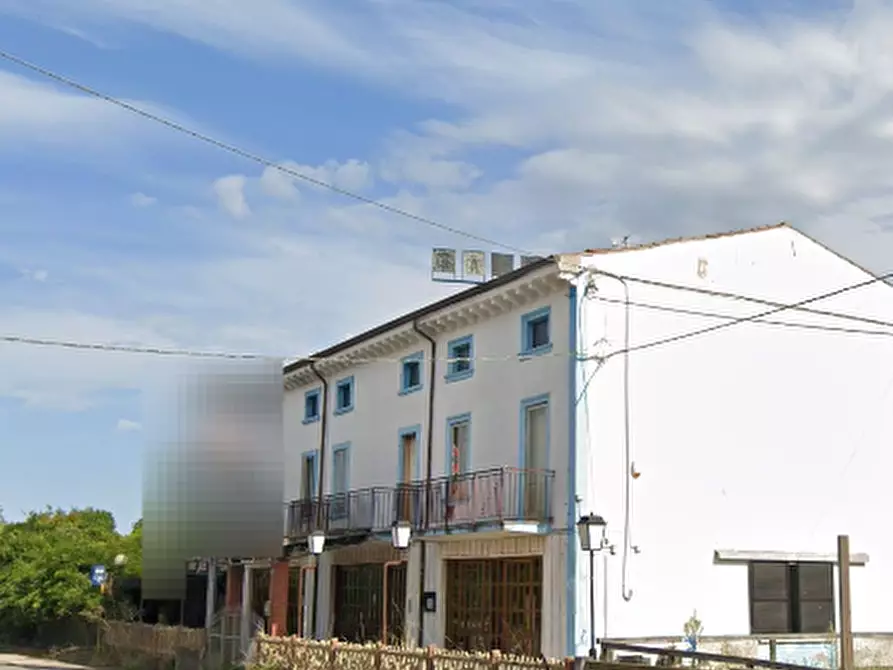 Immagine 4 di Negozio in vendita  in Via Madonnina di Prabiano a Villafranca Di Verona