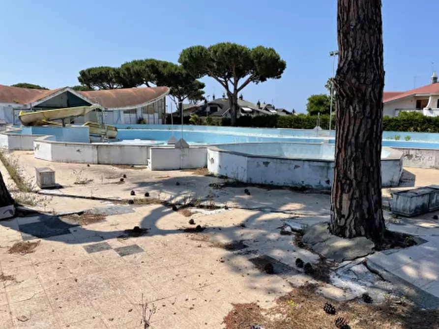 Immagine 2 di Stabile in vendita  in Via Tevere a Ardea