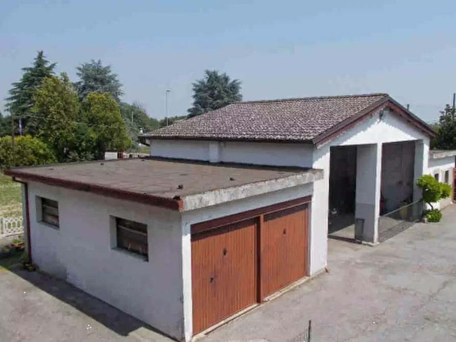 Immagine 2 di Porzione di casa in vendita  in Via Mure a Agna