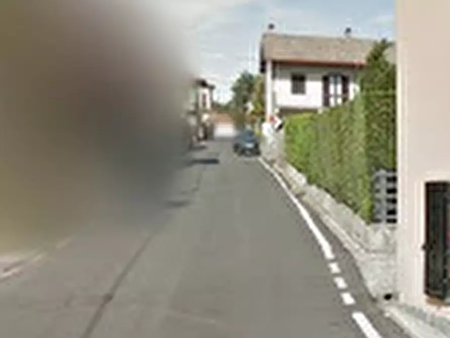 Immagine 5 di Appartamento in vendita  in Via Piave  a Sesto Calende