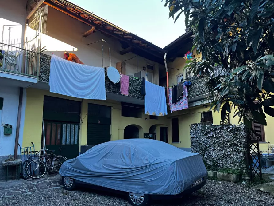 Immagine 4 di Appartamento in vendita  in Via Vignola a Somma Lombardo