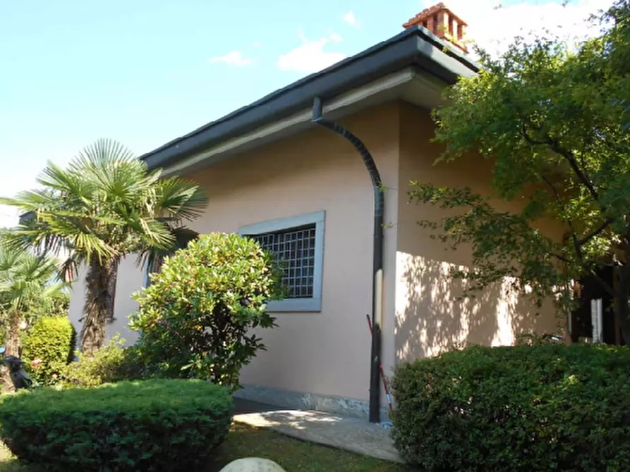 Immagine 2 di Casa indipendente in vendita  in Via Don Nava a Gorla Minore