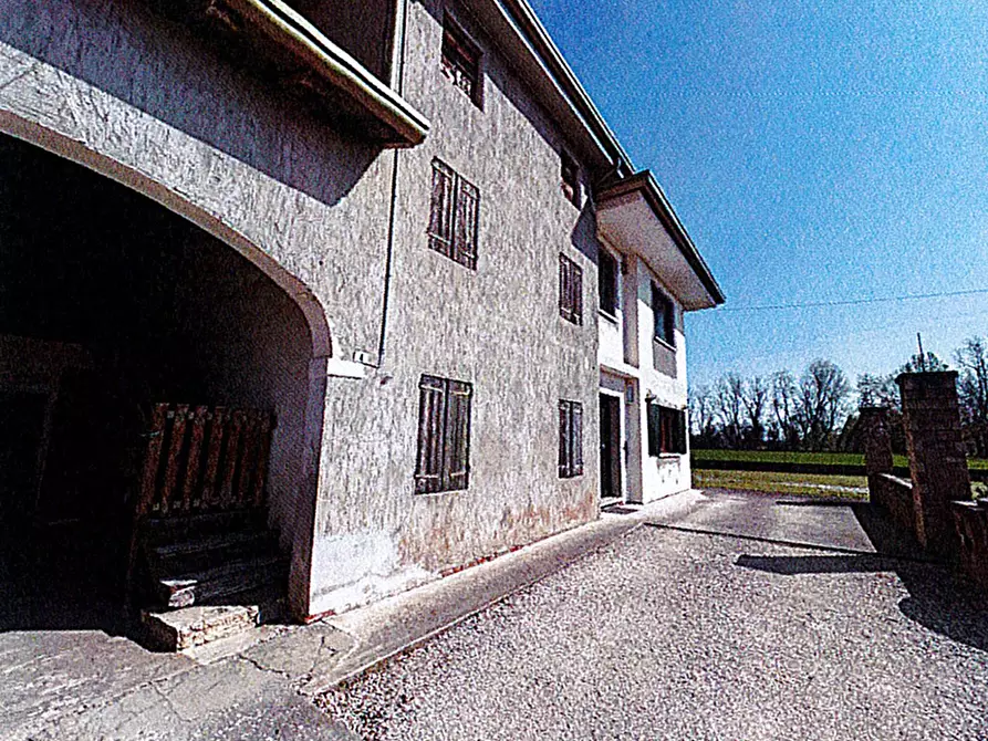 Immagine 10 di Casa indipendente in vendita  in Via Ortigara a San Martino Di Lupari
