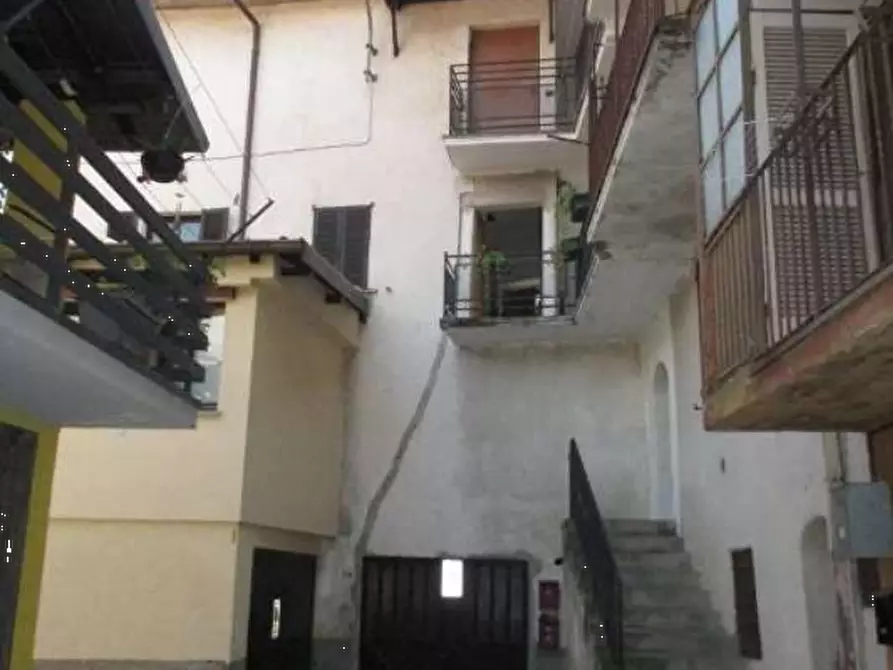 Immagine 3 di Appartamento in vendita  in Piazza Giuseppe Mazzini a Pradalunga