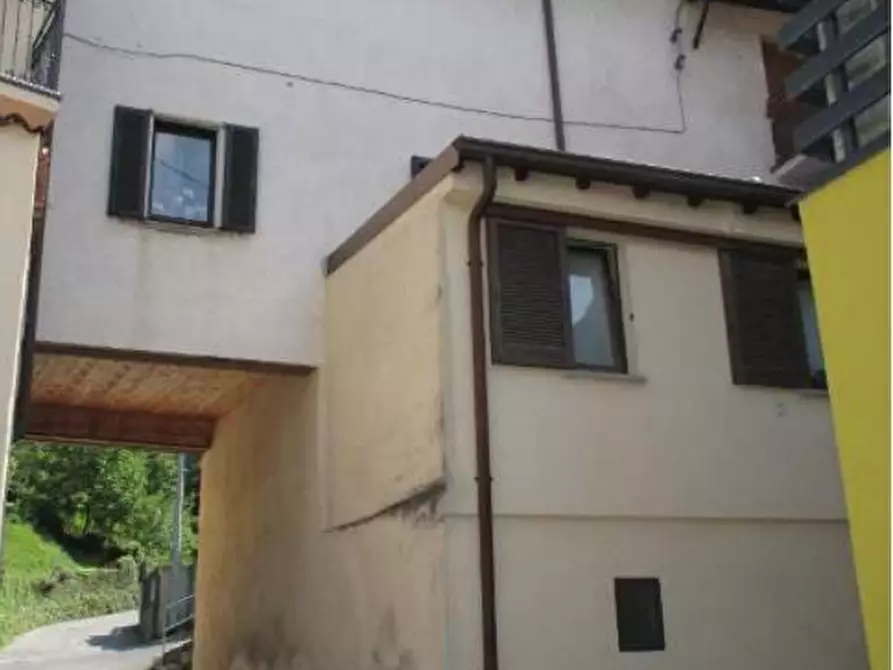 Immagine 4 di Appartamento in vendita  in Piazza Giuseppe Mazzini a Pradalunga