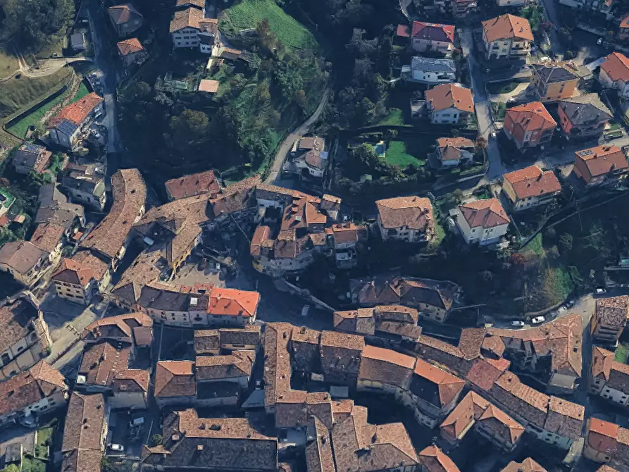 Immagine 11 di Appartamento in vendita  in Piazza Giuseppe Mazzini a Pradalunga