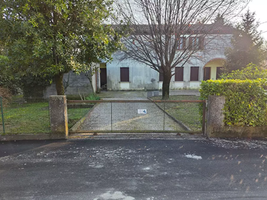 Immagine 1 di Porzione di casa in vendita  in Via Le Basse a Oderzo