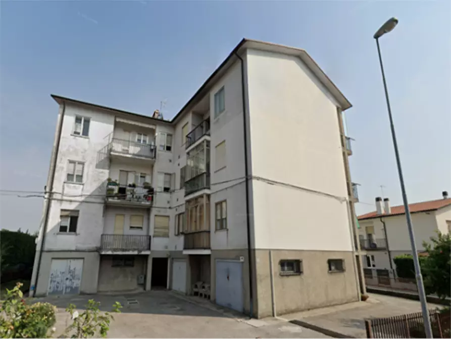 Immagine 1 di Appartamento in vendita  in Via D. Compagni a Schio