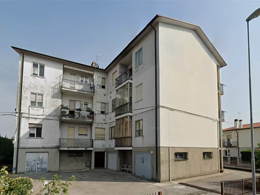 Immagine 6 di Appartamento in vendita  in Via D. Compagni a Schio