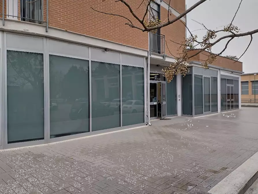 Immagine 2 di Negozio in vendita  in Via Compagna  a Benevento
