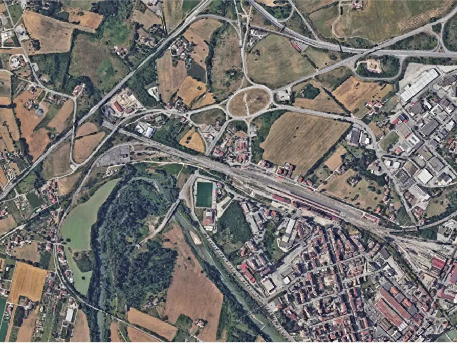 Immagine 17 di Negozio in vendita  in Via Compagna  a Benevento