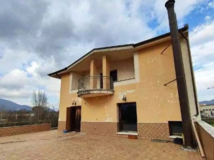 Immagine 1 di Casa indipendente in vendita  in Corso 25 Archi a Montaquila