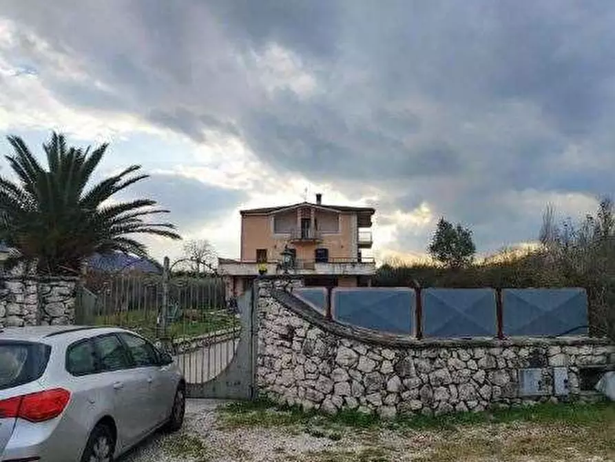 Immagine 3 di Casa indipendente in vendita  in Corso 25 Archi a Montaquila