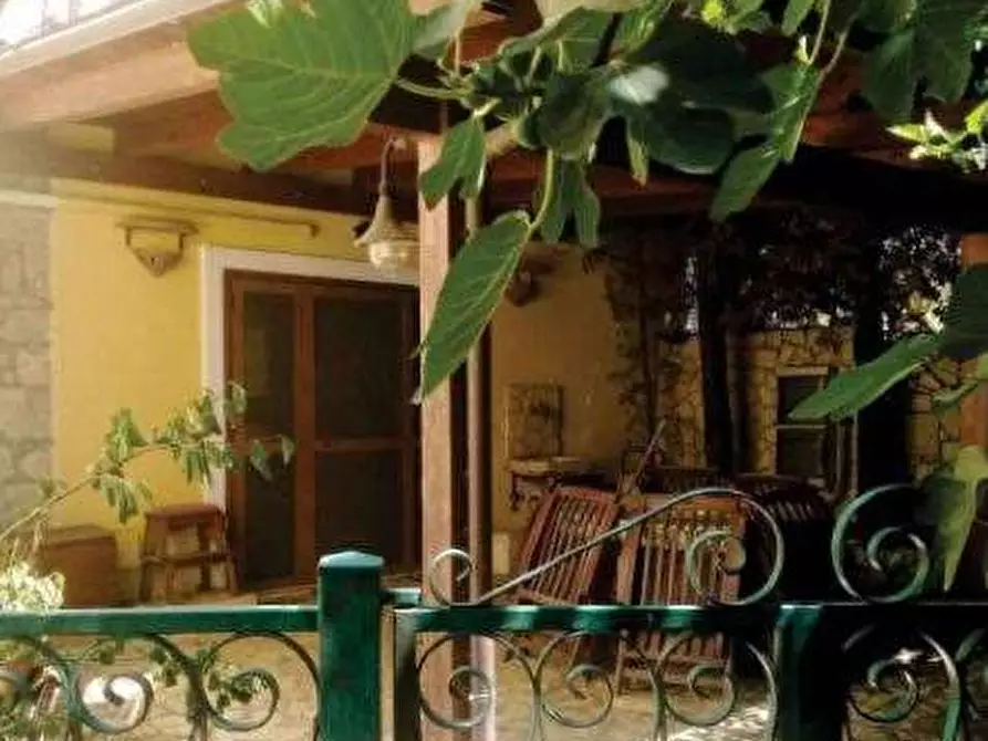 Immagine 1 di Villa in vendita  in Località Campora a Monteroduni