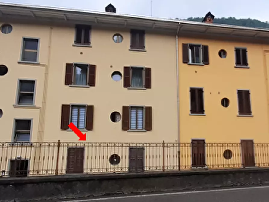 Immagine 1 di Appartamento in vendita  in Via Cinque Martiri a Vertova