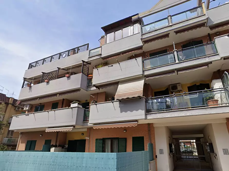 Immagine 3 di Appartamento in vendita  in Via Sterope a Roma