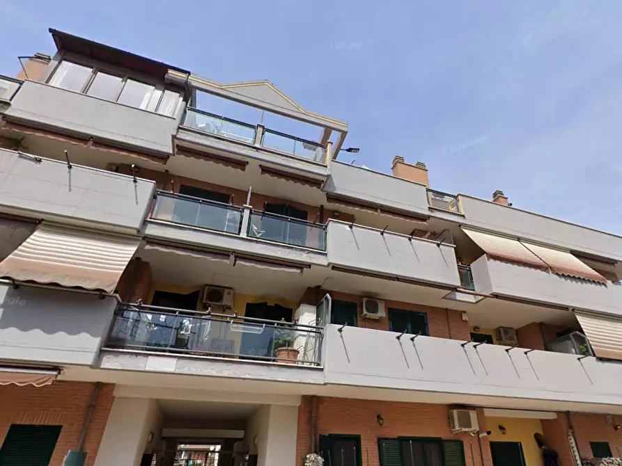 Immagine 4 di Appartamento in vendita  in Via Sterope a Roma