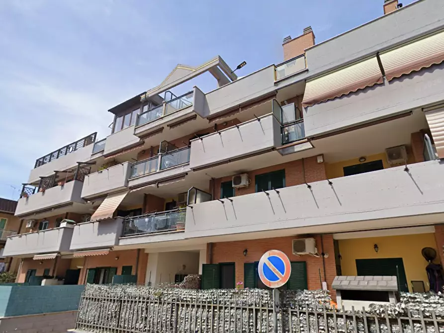 Immagine 2 di Appartamento in vendita  in Via Sterope a Roma