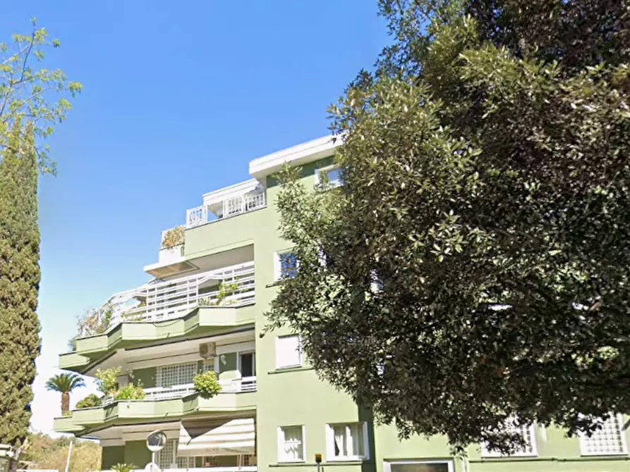 Immagine 3 di Appartamento in vendita  in Viale Cortina d'Ampezzo a Roma
