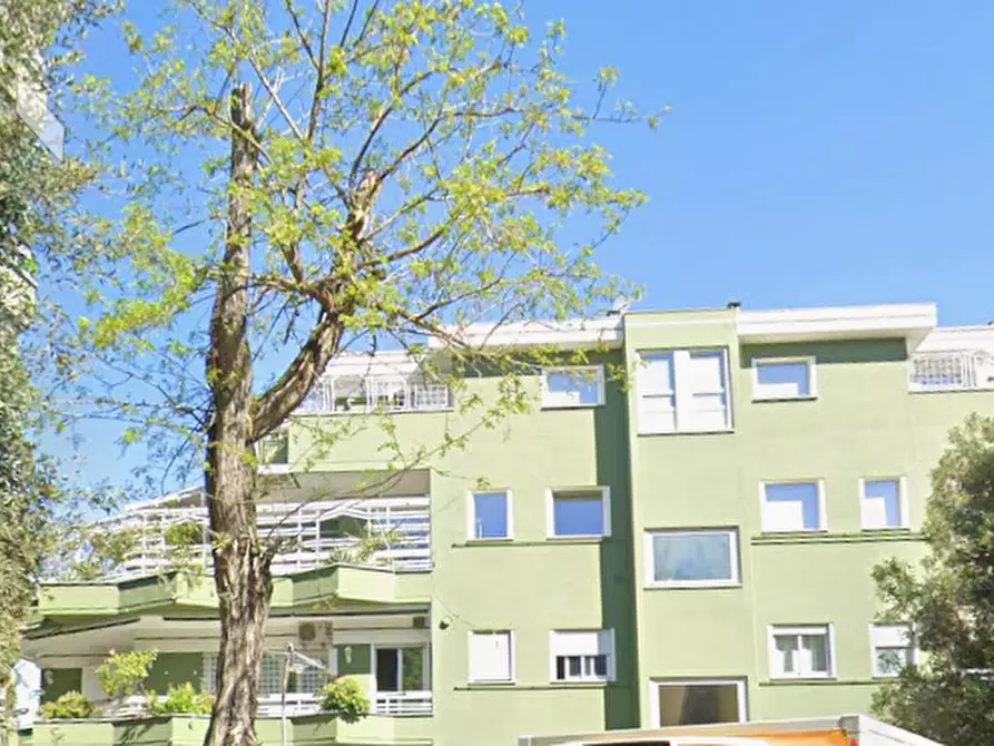 Immagine 4 di Appartamento in vendita  in Viale Cortina d'Ampezzo a Roma