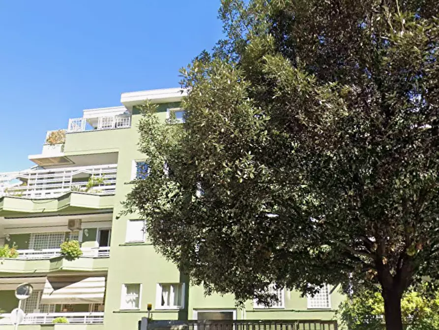 Immagine 8 di Appartamento in vendita  in Viale Cortina d'Ampezzo a Roma